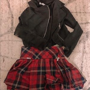 Kids formal black top and a plaid skirt 8 / 10